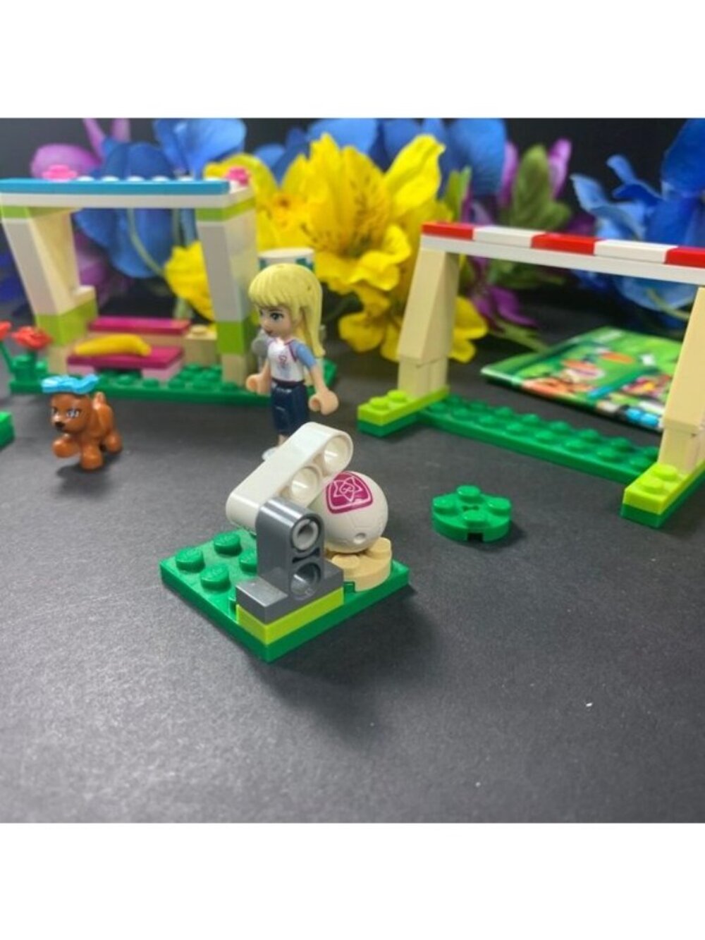 Lego Friends Soccer Training Set Stephanie 2013 Dog Goal Ball 41011 - Picture 4 of 11